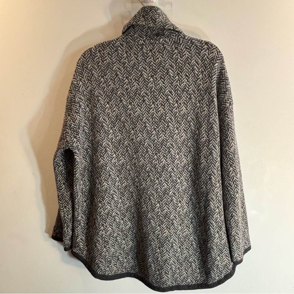 CHIARAMENTE Sz L Herringbone Patterned Cardigan with Buckle Closure Wool Blend - Picture 5 of 7